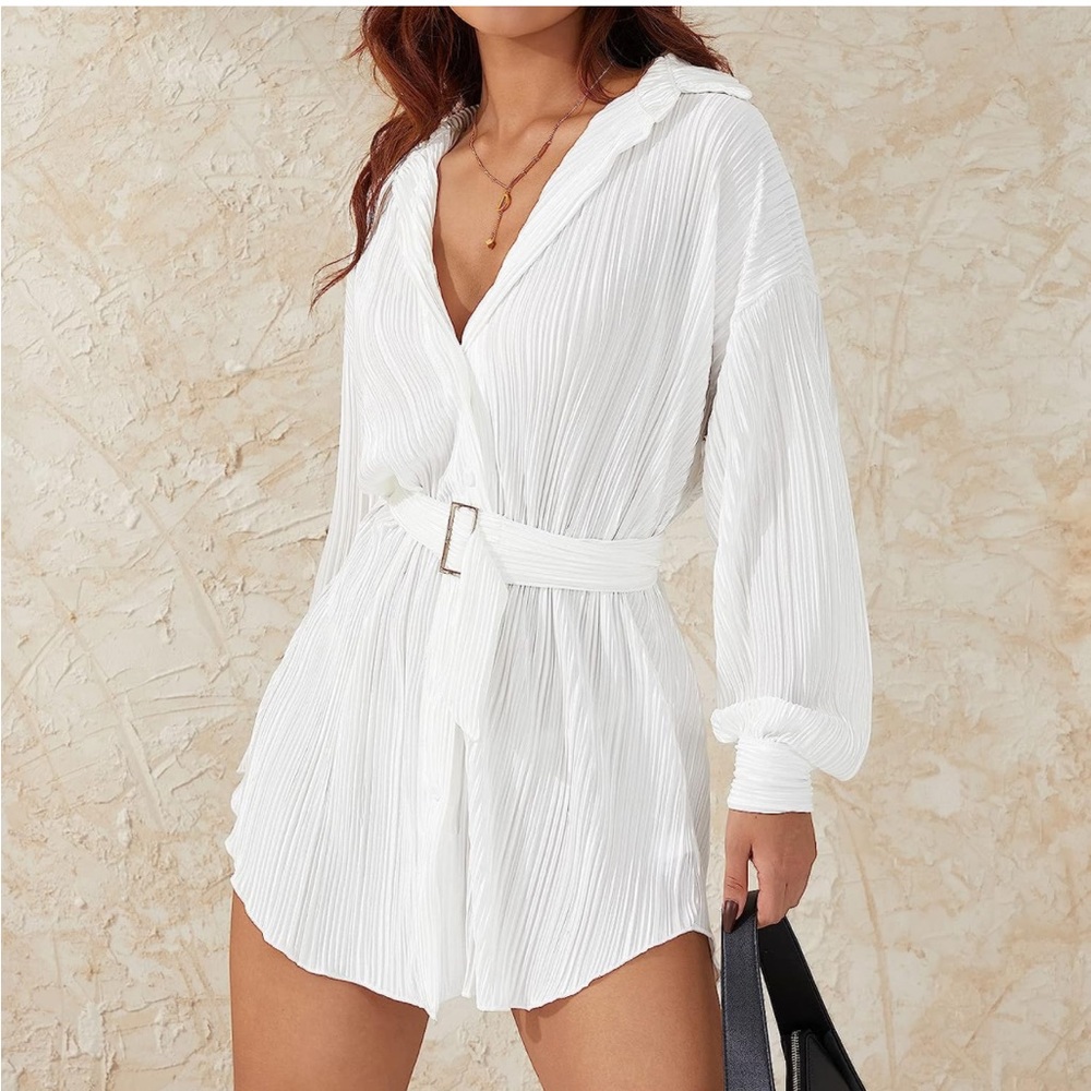 Sexy white dress with belt, brand new!